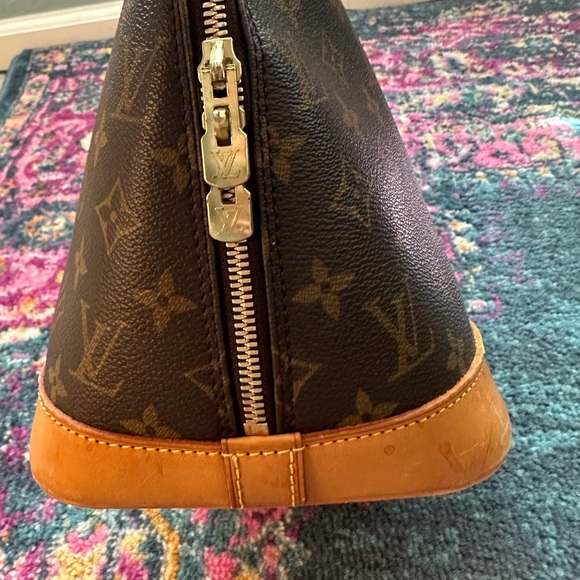 Louis Vuitton Alma PM - Picture 11 of 16